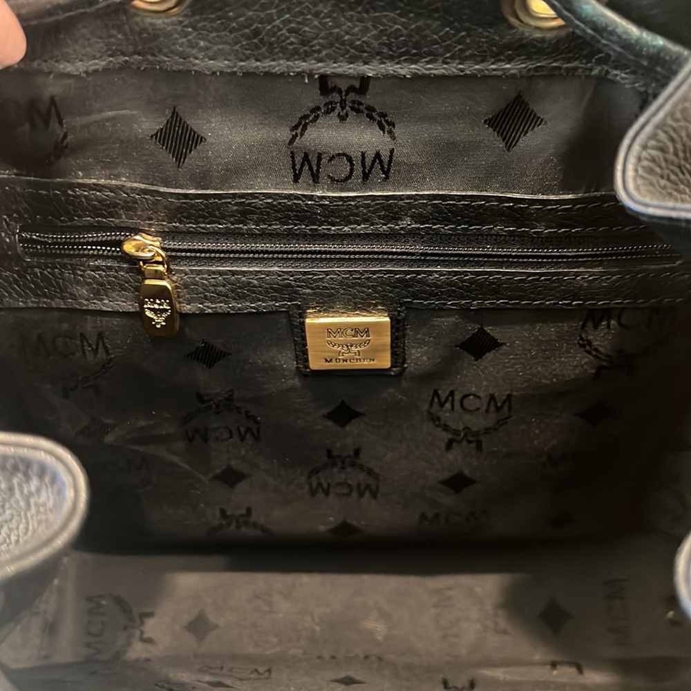 Beautiful MCM leather Backpack - Picture 14 of 16